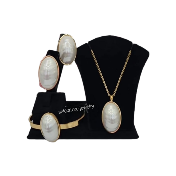 Gold-plated wt pearl earring,ring & bracelet set