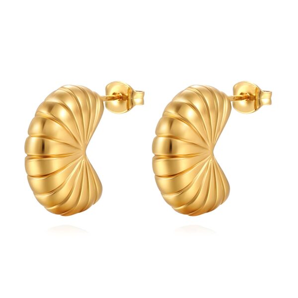 Gold 3-quart earrings