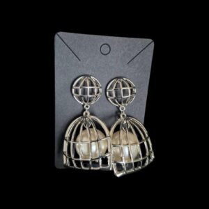 Pearl drop earrings